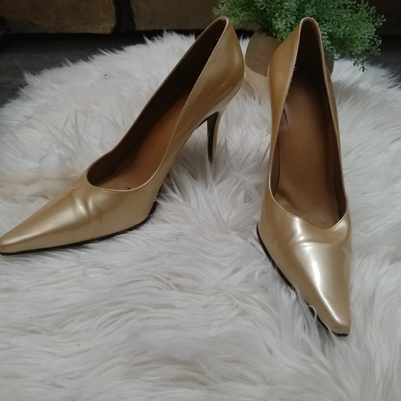 Stuart weitzman pointed toe pumps Clearance